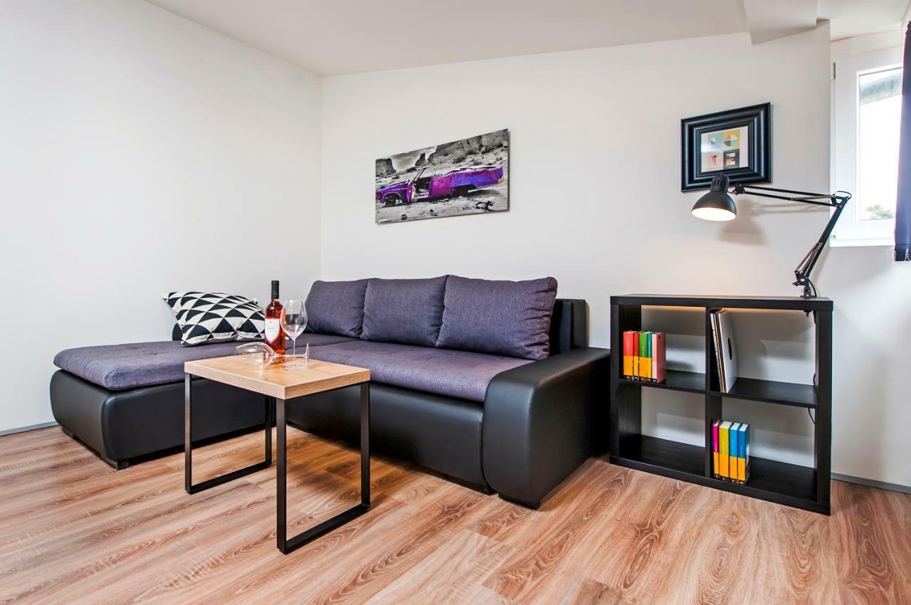 Lakovich Sea View Apartments Ровинь Экстерьер фото