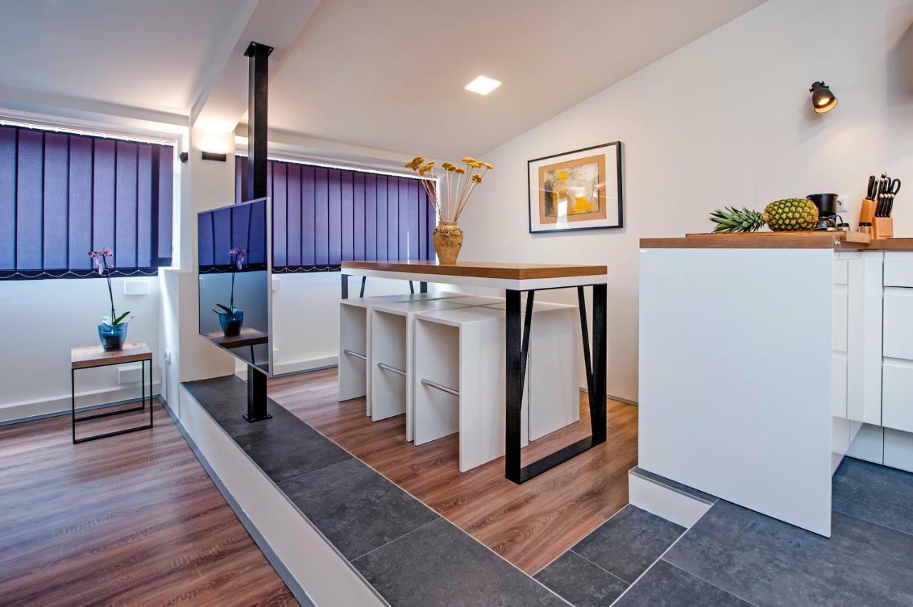 Lakovich Sea View Apartments Ровинь Экстерьер фото