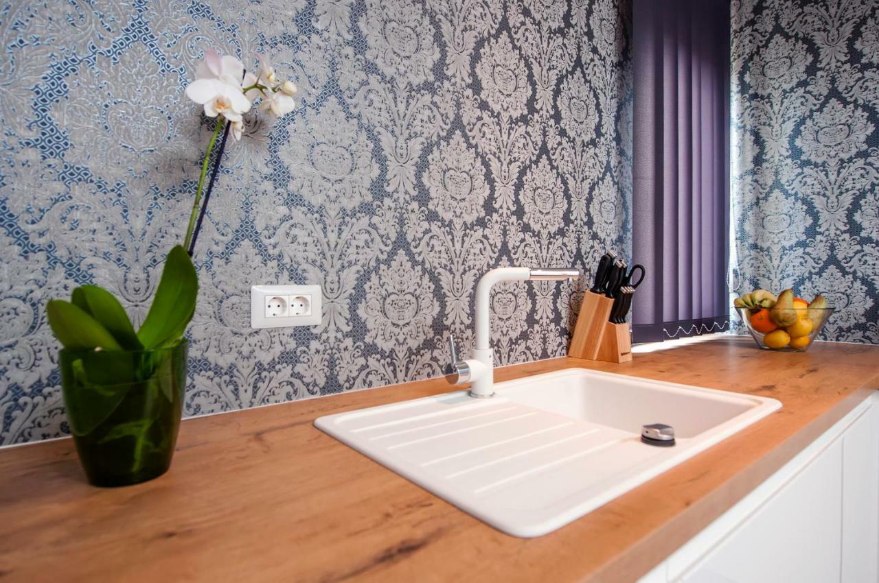 Lakovich Sea View Apartments Ровинь Экстерьер фото