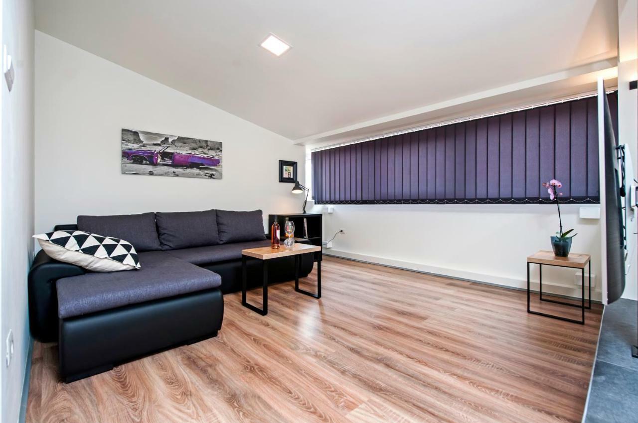 Lakovich Sea View Apartments Ровинь Экстерьер фото