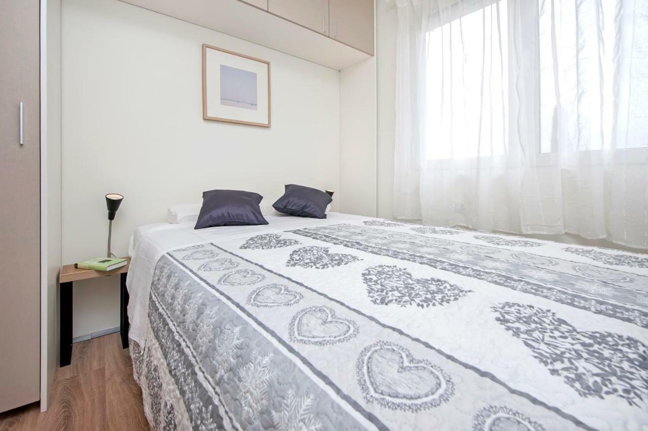 Lakovich Sea View Apartments Ровинь Экстерьер фото
