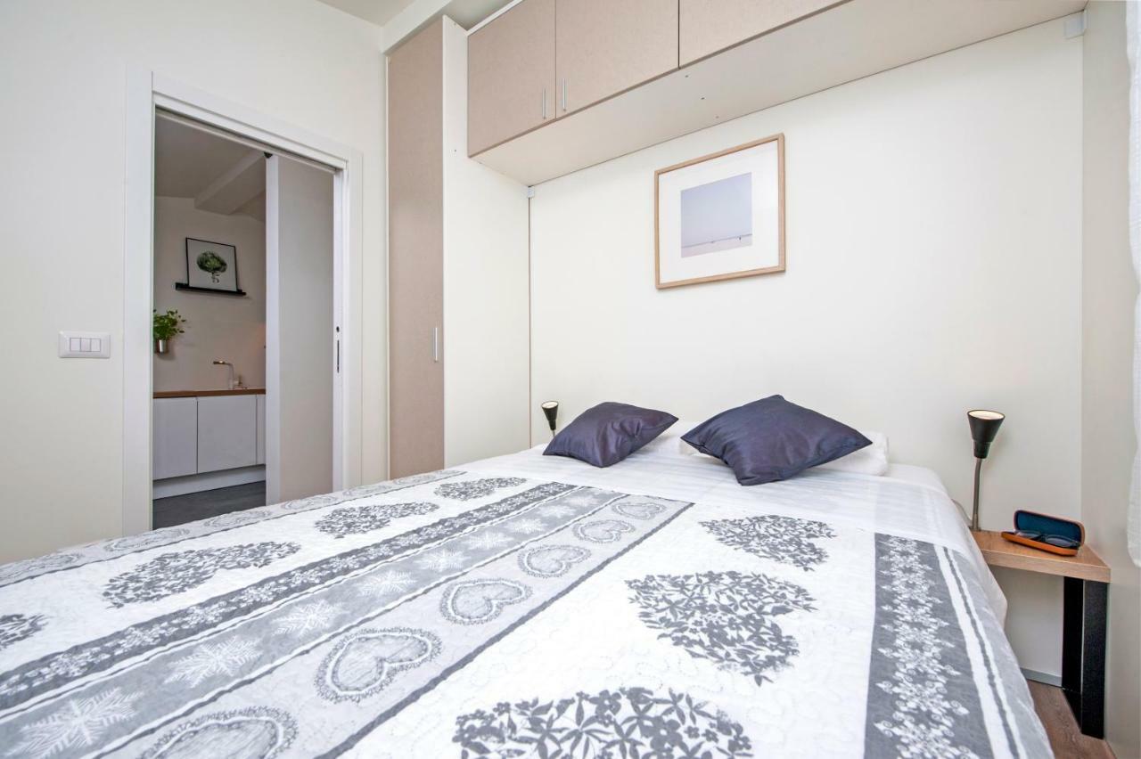 Lakovich Sea View Apartments Ровинь Экстерьер фото