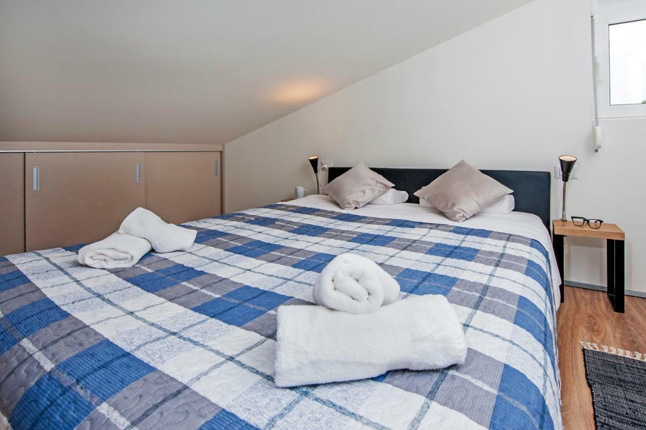 Lakovich Sea View Apartments Ровинь Экстерьер фото