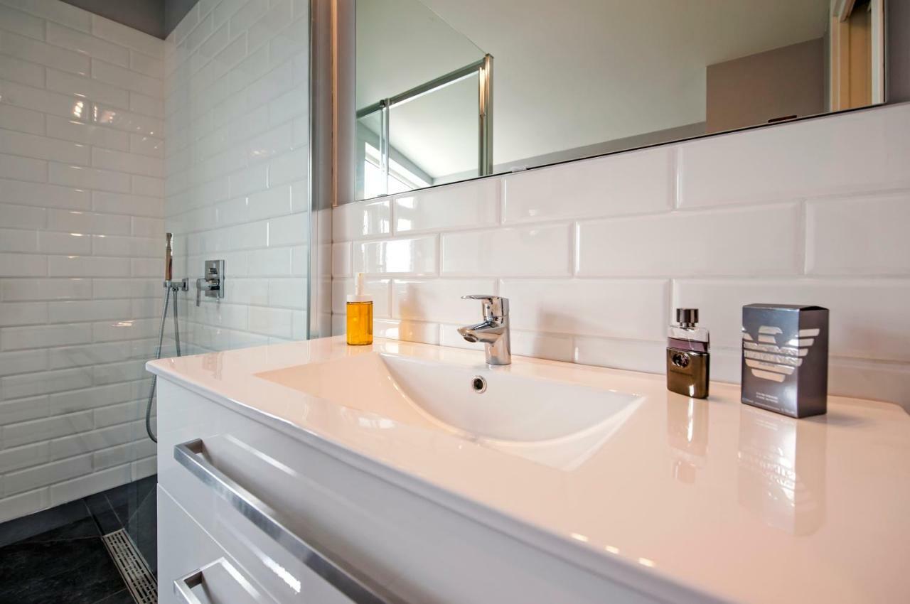 Lakovich Sea View Apartments Ровинь Экстерьер фото