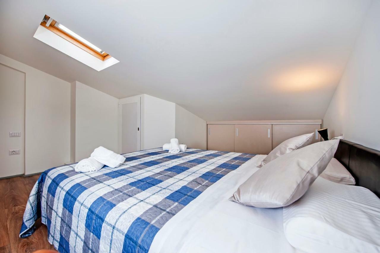 Lakovich Sea View Apartments Ровинь Экстерьер фото