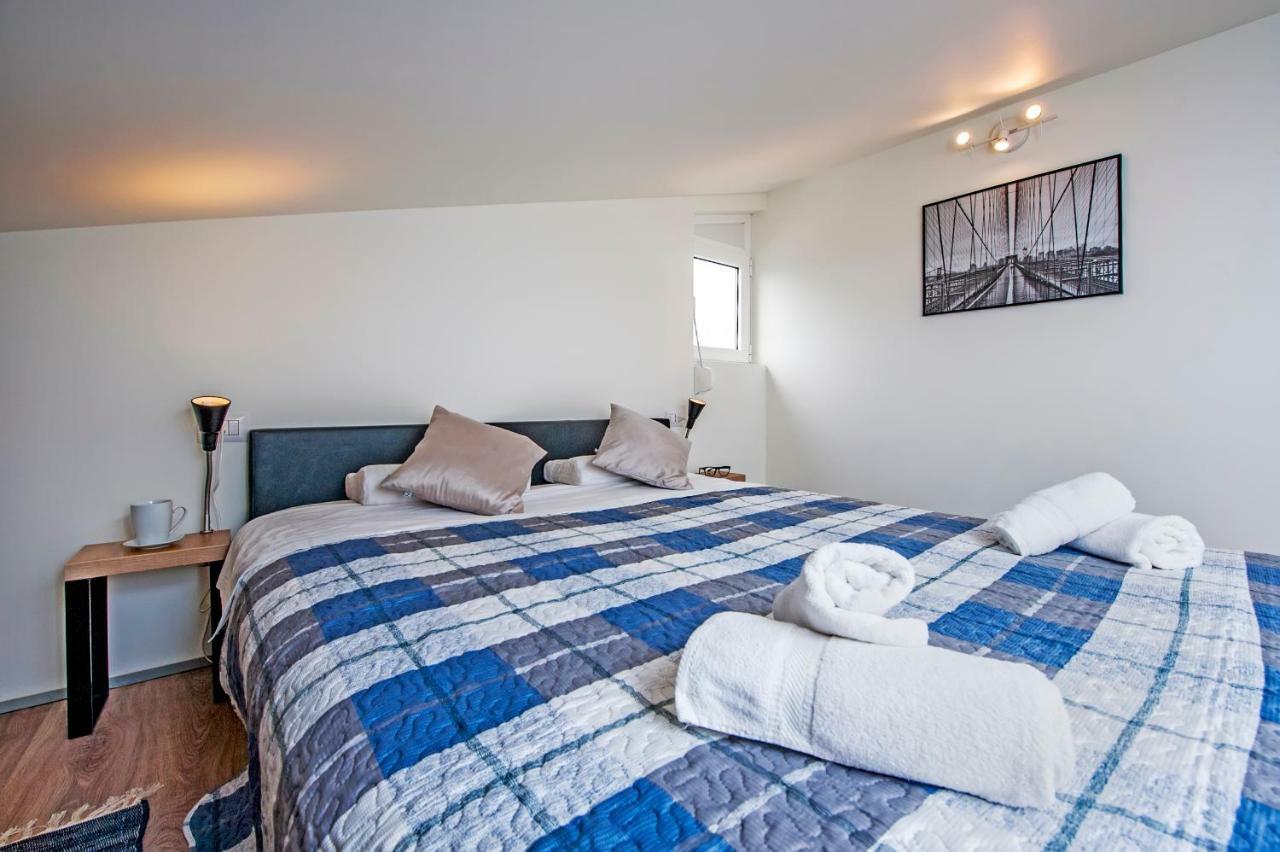 Lakovich Sea View Apartments Ровинь Экстерьер фото