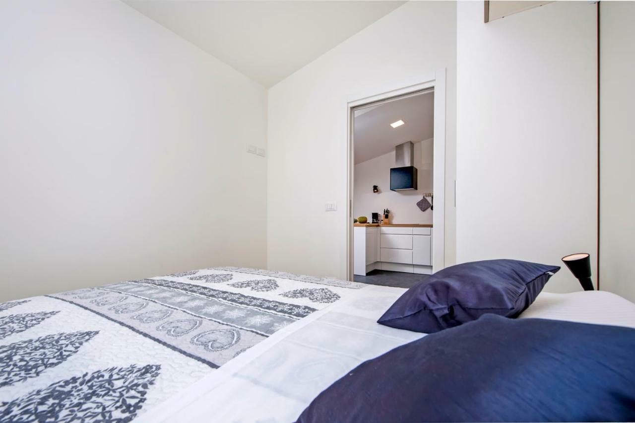 Lakovich Sea View Apartments Ровинь Экстерьер фото